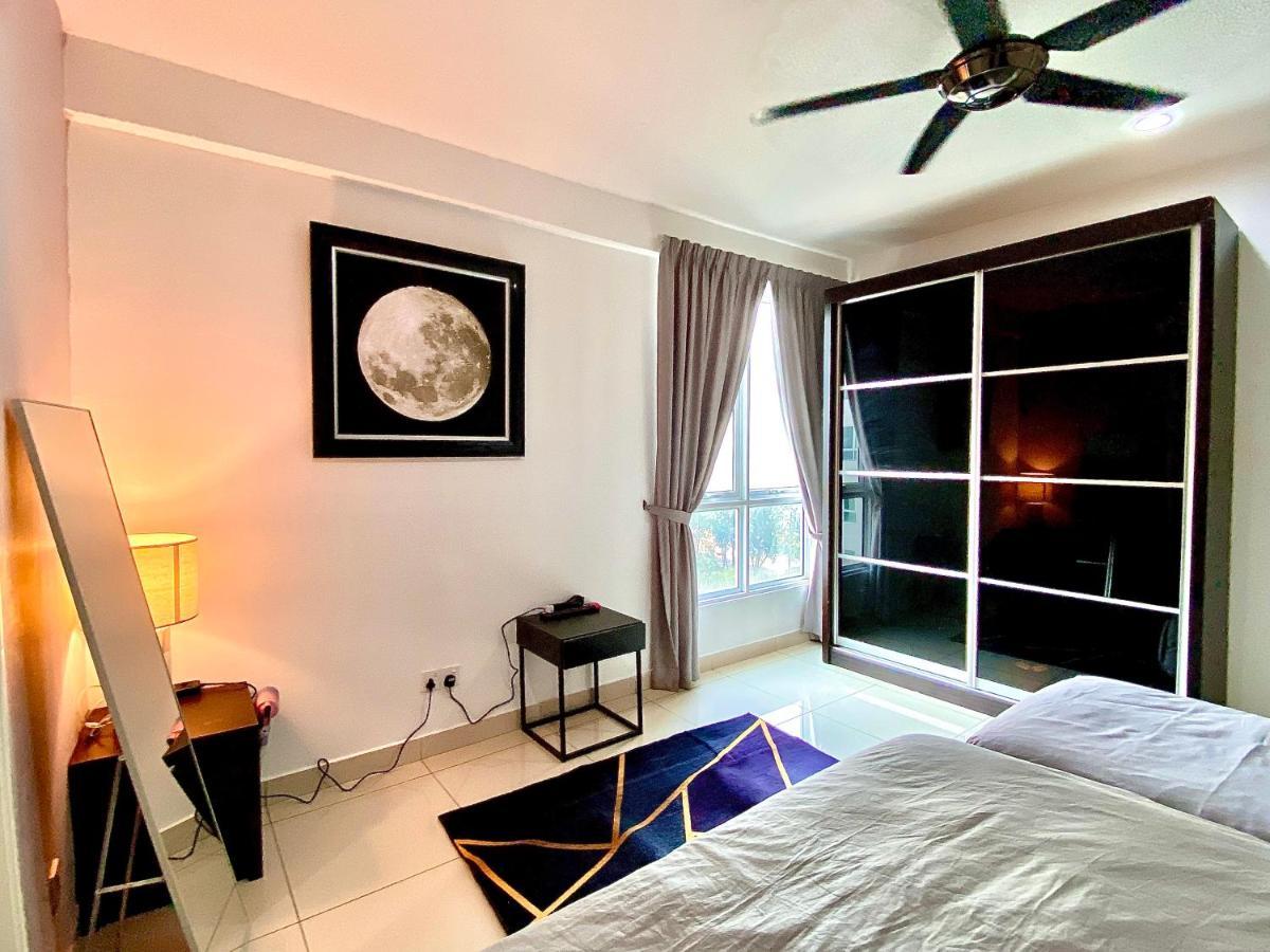 Mansion One Suite By Staycation Homestay George Town Bagian luar foto