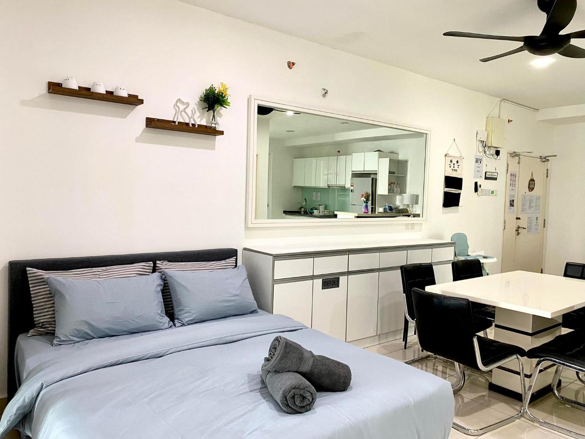 Mansion One Suite By Staycation Homestay George Town Bagian luar foto